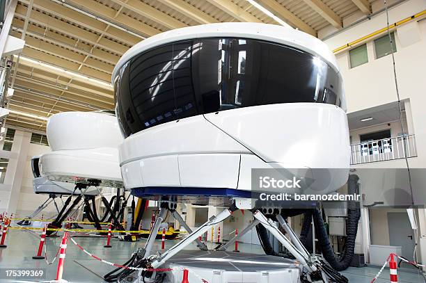 Simuladores De Vuelo Foto de stock y más banco de imágenes de Simulador de vuelo - Simulador de vuelo, Simulador, Avión de pasajeros