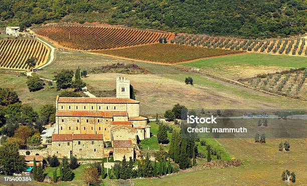 Foto de Abadia De Santantimo Na Toscana e mais fotos de stock de Abadia - Mosteiro - Abadia - Mosteiro, Montalcino, Abbazia Di Sant'antimo