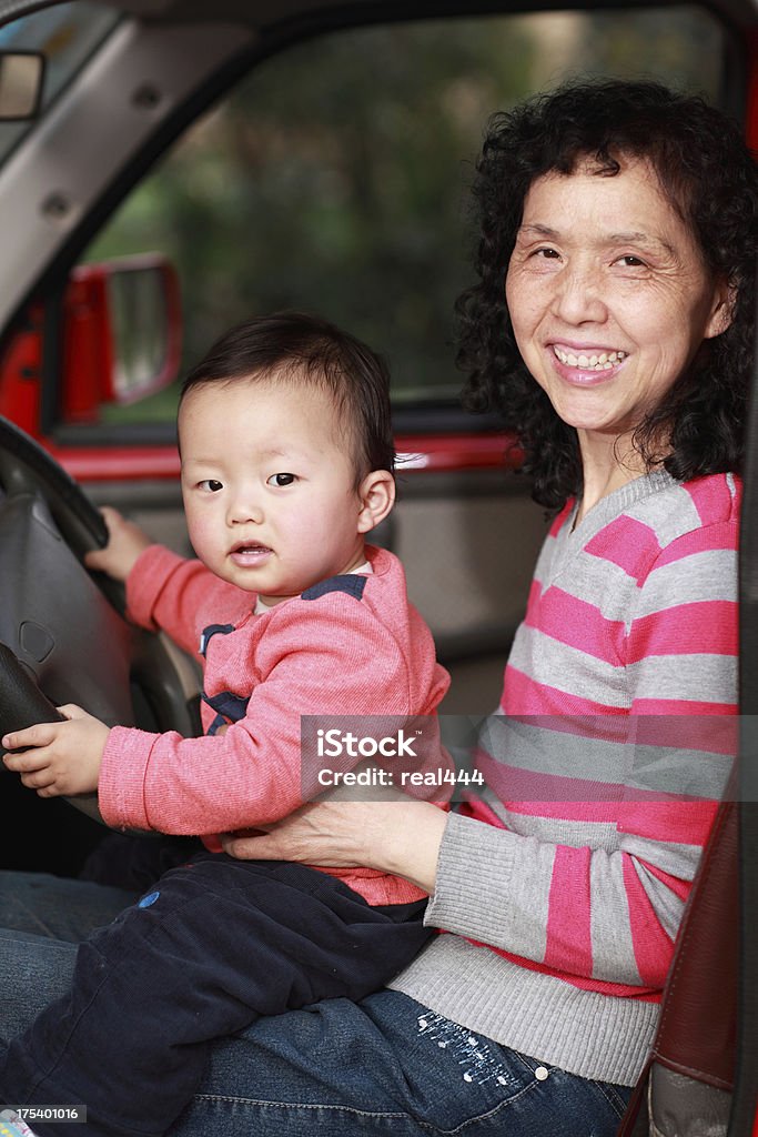 Cute bebê conduzir um carro - Royalty-free 12-15 Meses Foto de stock