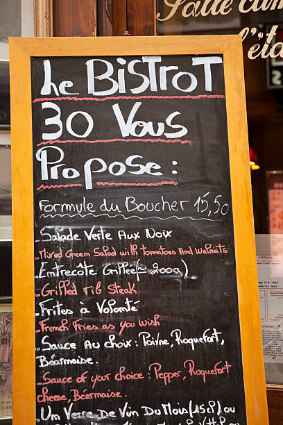 francese menu ristorante, parigi - cafe coffee shop sidewalk cafe menu foto e immagini stock