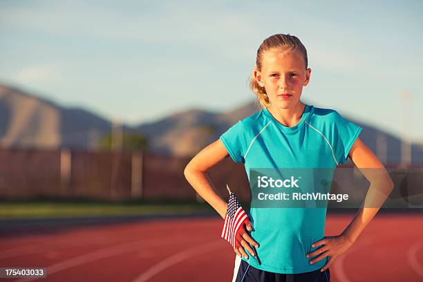 Foto de Jovem Atleta Americano e mais fotos de stock de 8-9 Anos - 8-9 Anos, Pista de Corrida, Aspiração