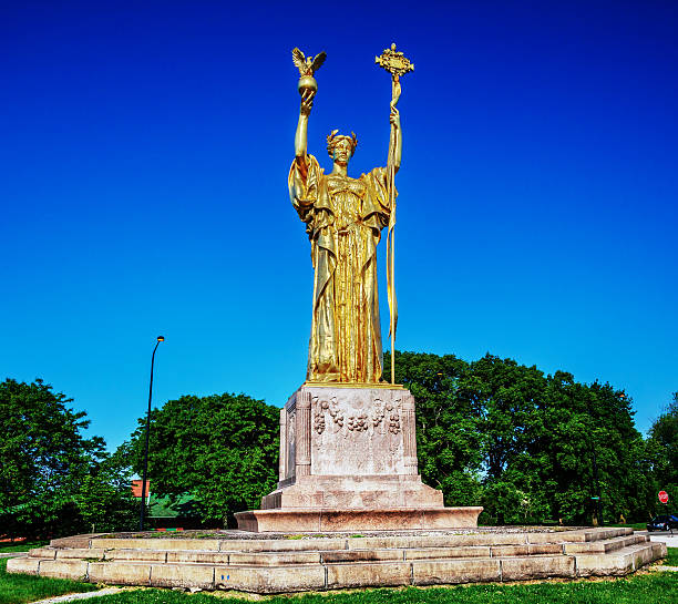 istock Statue of the Republic in Jackson Park, Chicago 175403448