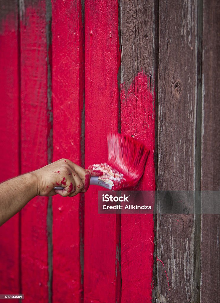 Peindre la grille rouge - Photo de Pinceau libre de droits