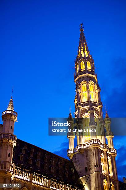 Hôtel De Ville В Брюсселе В Ночь — стоковые фотографии и другие картинки Архитектура - Архитектура, Башня, Бельгия