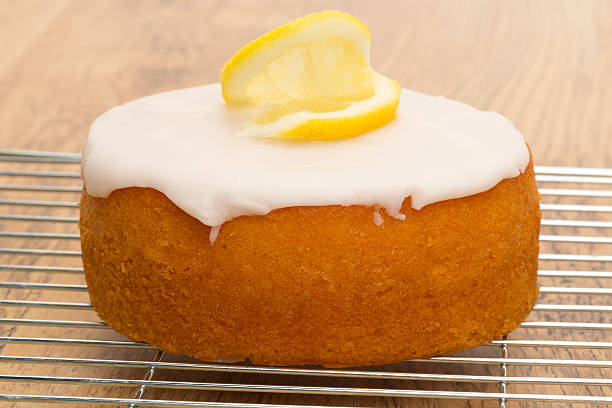 Lemon drizzle cake
