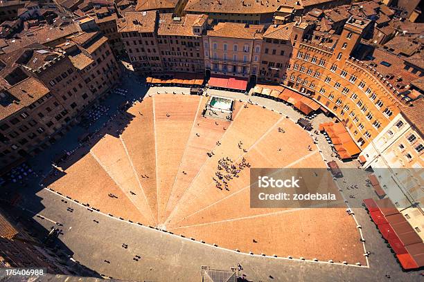 Photo libre de droit de Piazza Del Campo À Sienne Vue Aérienne Italie Landmark banque d'images et plus d'images libres de droit de Sienne - Italie