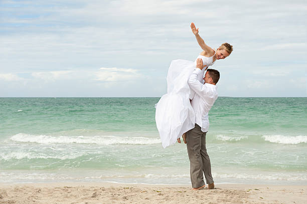 istock Beautiful couple on their wedding day 175407357
