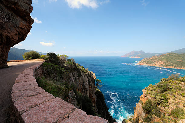 strada litoranea sull'isola di corsica - highway road street twisted foto e immagini stock