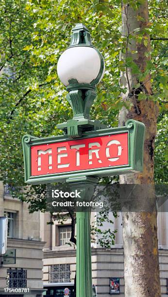 Sinal Do Metro - Fotografias de stock e mais imagens de Comboio - Comboio, Comboio de Metropolitano, Cultura Francesa