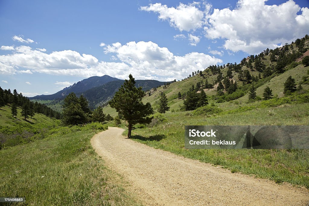 Senda de excursionismo en Boulder, Colorado - Foto de stock de Colorado libre de derechos