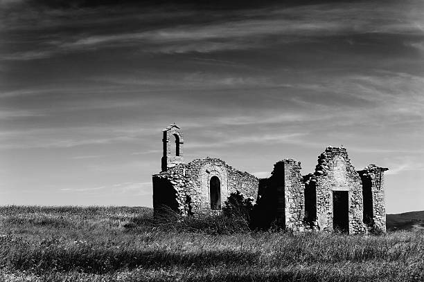 istock Abandoned Church in Tuscany, Val d'Orcia, Black and White 175412177
