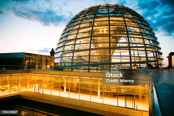 Cúpula Do Reichstag Berlim - Fotografias de stock e mais imagens de Bundestag - Bundestag, Berlim, Reichstag
