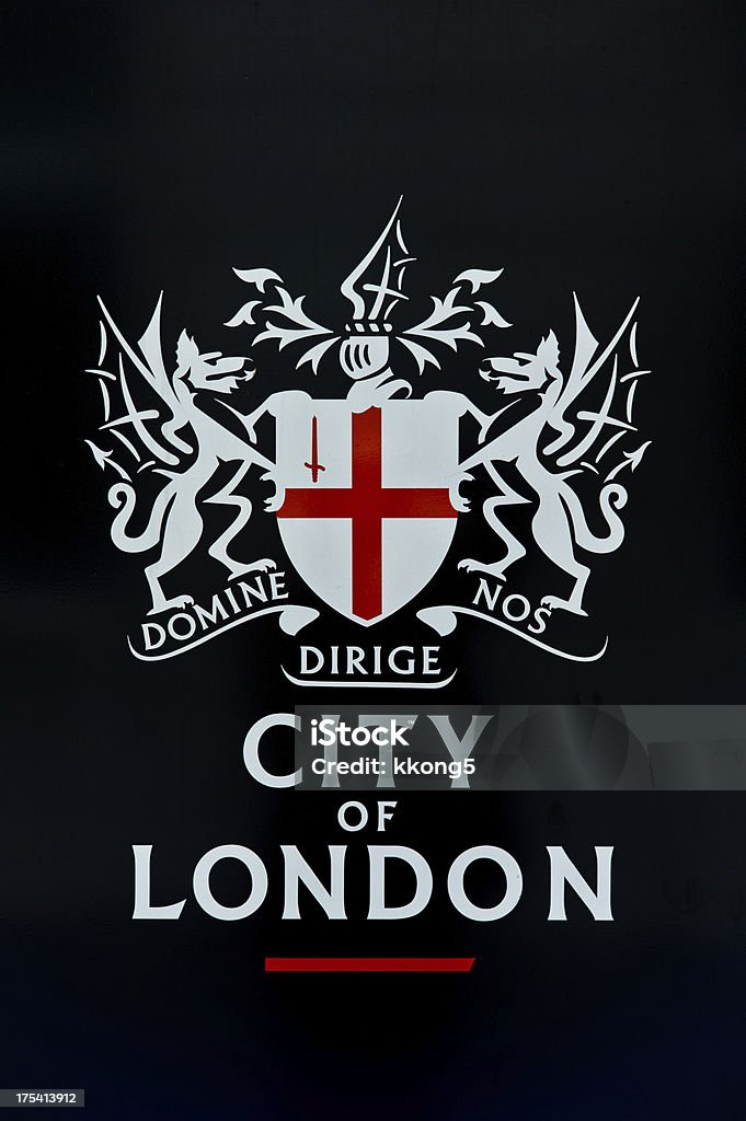 london brasão de armas contra fundo preto - Foto de stock de Dragão royalty-free