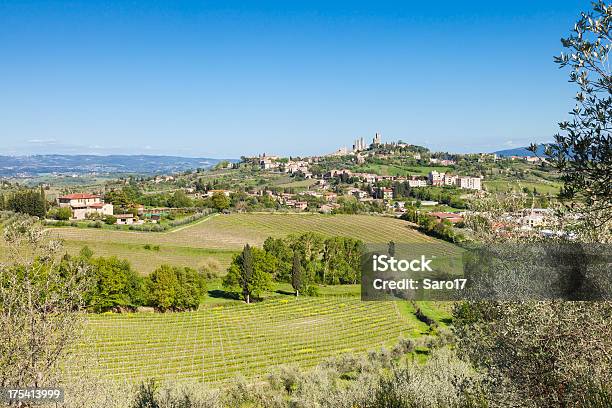 Torres De San Gimignano Na Toscânia - Fotografias de stock e mais imagens de Agricultura - Agricultura, Ajardinado, Ao Ar Livre