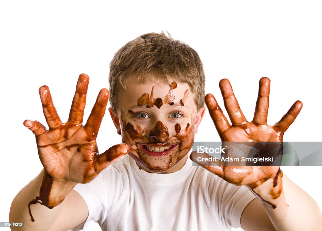 Garçon au chocolat - Photo de Chocolat libre de droits