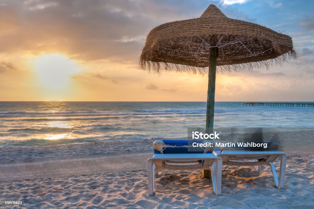 Windy утро на пляже - Стоковые фото Мальорка роялти-фри