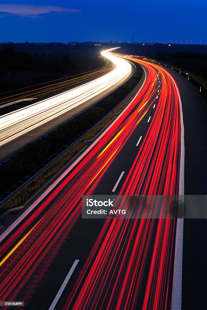 모션블러 자동차 조명 고속도로 야간에만 - 로열티 프리 굽은 도로 스톡 사진