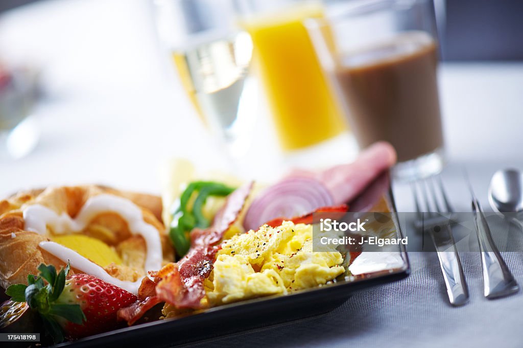 Delicirous el desayuno o por un brunch placa - Foto de stock de Café - Bebida libre de derechos