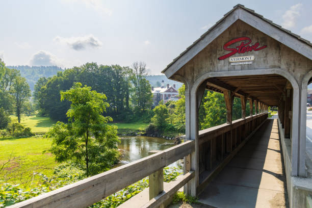istock Covered wooden pedestrian bridge in Stowe 1754185863