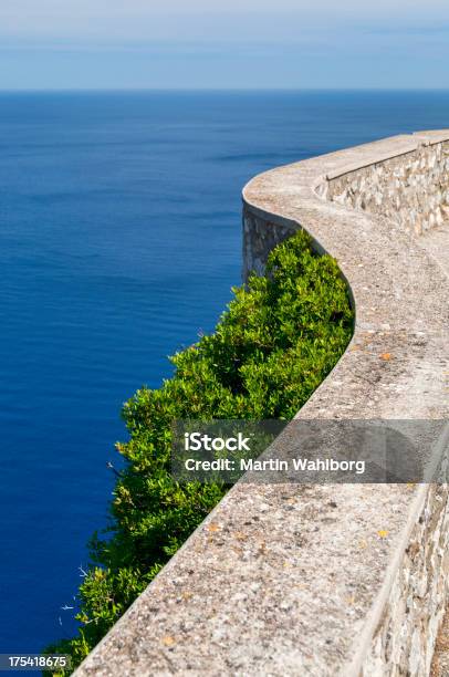 Foto de Formentor Parede e mais fotos de stock de Arbusto - Arbusto, Azul, Cabo Formentor