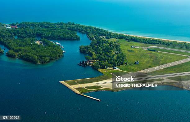 Aeroporto De Centro Da Cidade De Toronto - Fotografias de stock e mais imagens de Aeroporto - Aeroporto, América do Norte, Baía