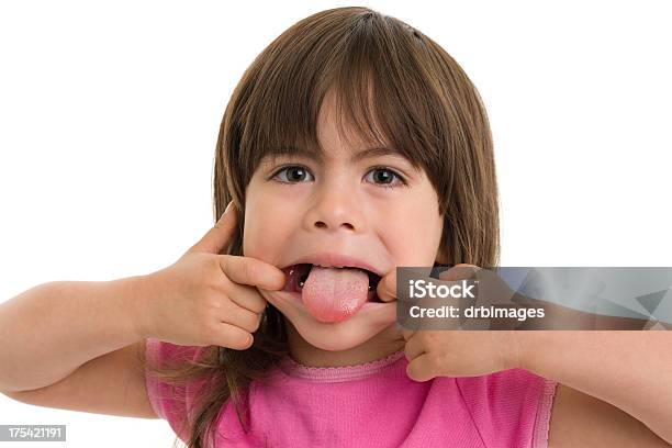 Маленькая Девочка Высовывать Язык — стоковые фотографии и другие картинки 2-3 года - 2-3 года, 4-5 лет, Белый фон