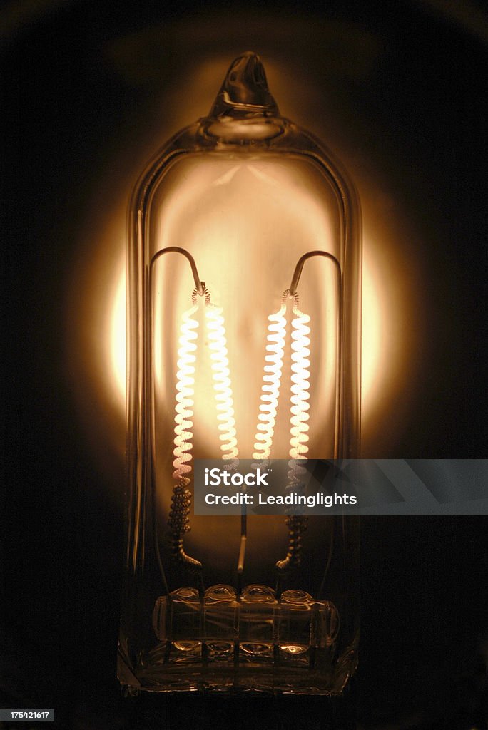 Lámpara de tungsteno, Close-Up#1 - Foto de stock de Amarillo - Color libre de derechos