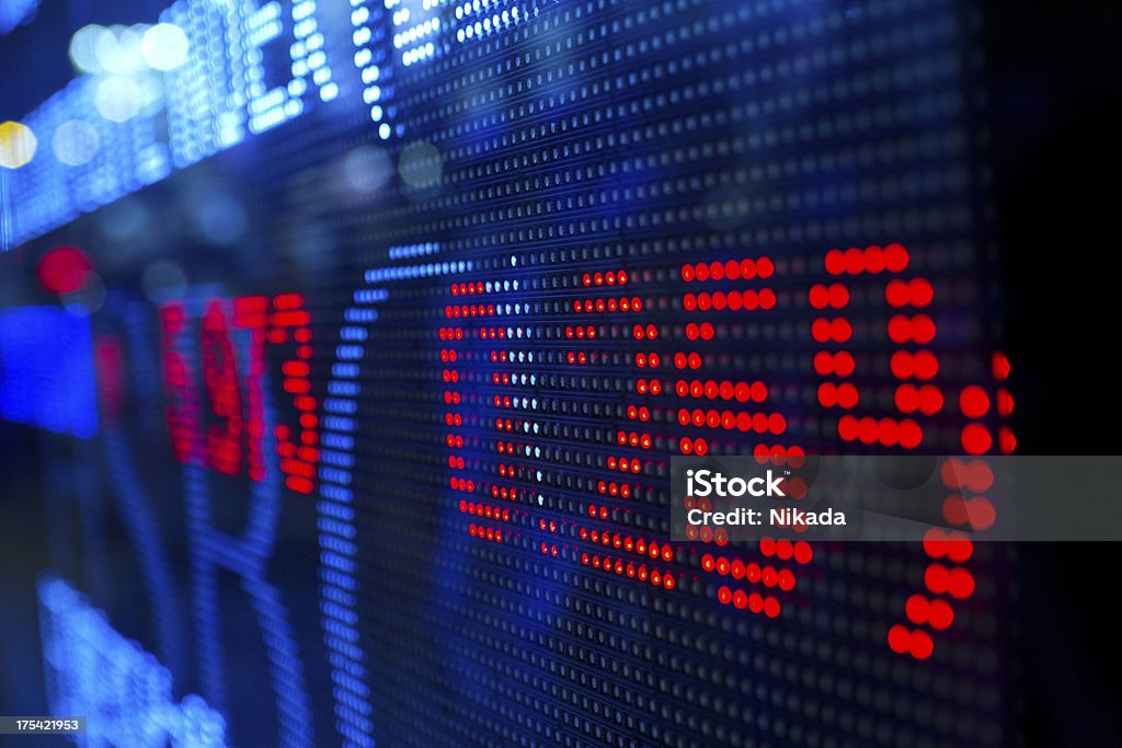 Mercato azionario grafici - Foto stock royalty-free di Azioni e partecipazioni