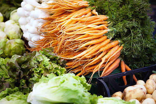 istock Farmer's Market 175422392