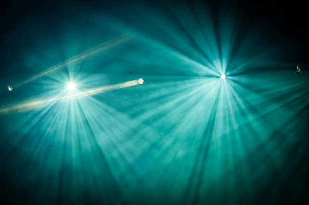bühne lichter - spotlight spot lit lighting equipment stage stock-fotos und bilder