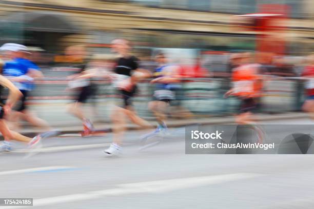 Marathon Stockfoto und mehr Bilder von Marathon - Marathon, Bewegungsunschärfe, Fotografie