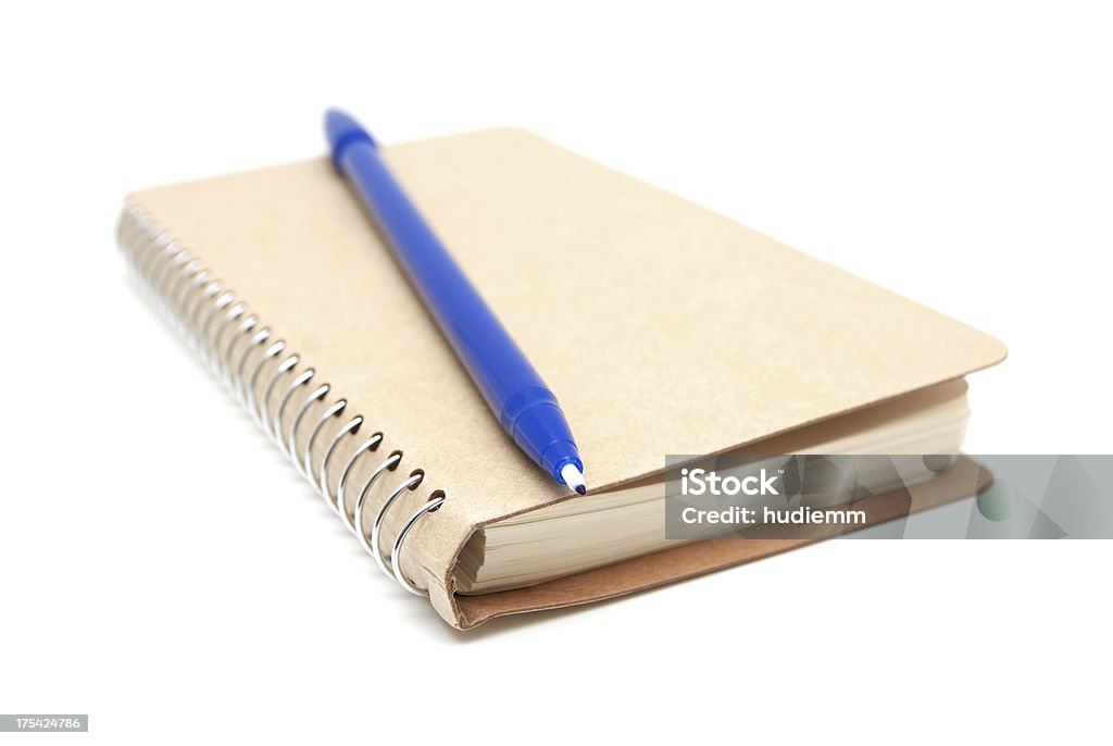 Cuaderno y un lápiz de punta de fieltro - Foto de stock de Aprender libre de derechos