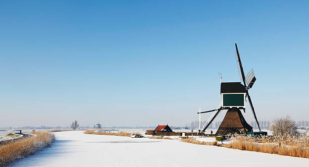 paisaje de invierno - alblasserwaard fotografías e imágenes de stock