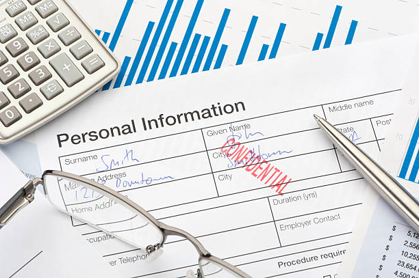 istock Personal information form with confidential stamp 175427905