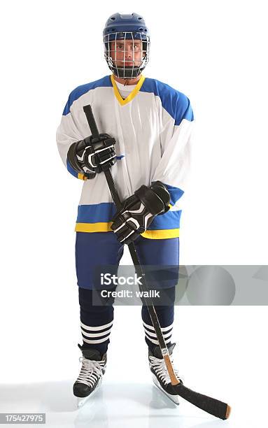 Giocatore Di Hockey - Fotografie stock e altre immagini di Hockey su ghiaccio - Hockey su ghiaccio, Sfondo bianco, Aggressione