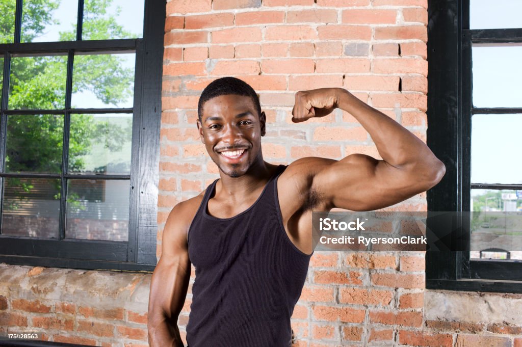 Fit homme afro-américain et solide - Photo de Afro-américain libre de droits