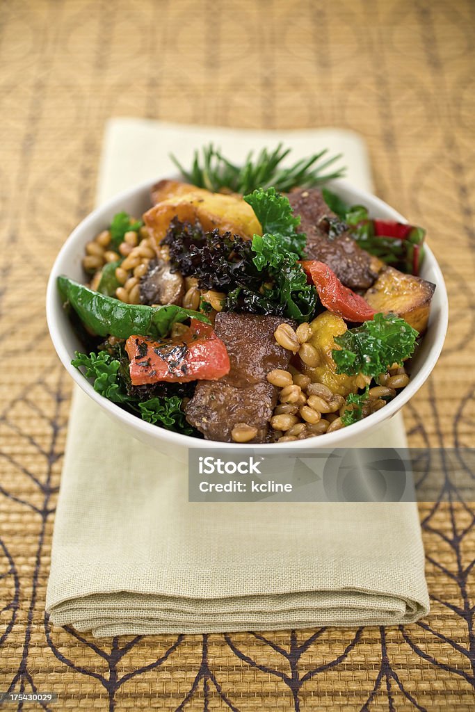 Salada de couve com Farro - Foto de stock de Farro royalty-free