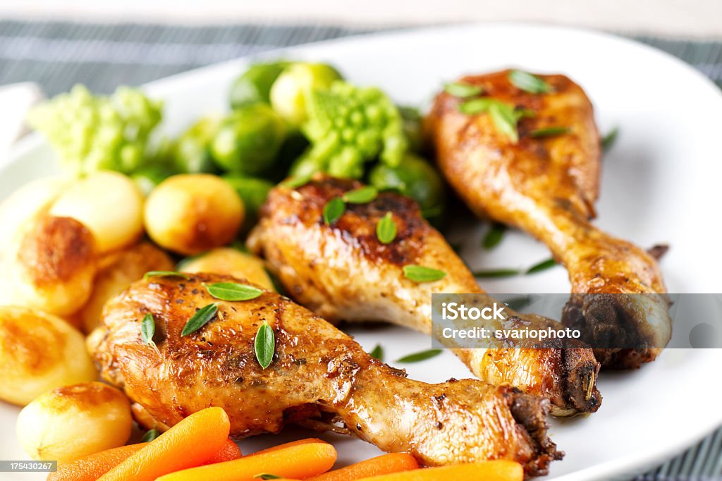 Poulet rôti avec des légumes - Photo de Aliment libre de droits