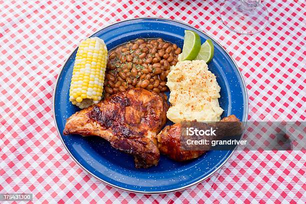 Pollo Alla Brace - Fotografie stock e altre immagini di Insalata di patate - Insalata di patate, Pollo alla brace, A quadri