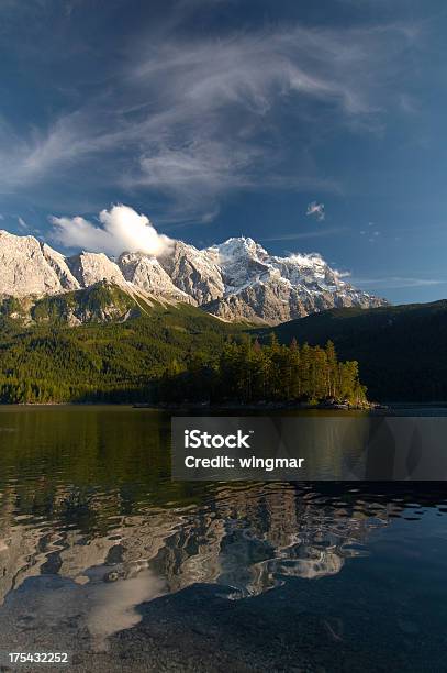 Mt Germany Zugspitzebawaria - zdjęcia stockowe i więcej obrazów Alpy - Alpy, Bawaria, Bez ludzi