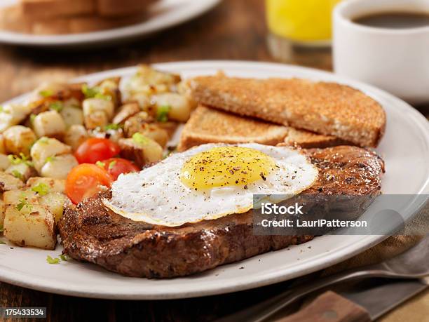 Foto de Carne E Ovos e mais fotos de stock de Café da manhã - Café da manhã, Rib Eye Steak, Acompanhamento