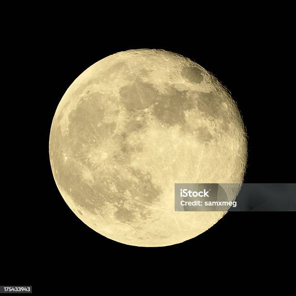 Moon Foto de stock y más banco de imágenes de Aislado - Aislado, Amarillo - Color, Astronomía