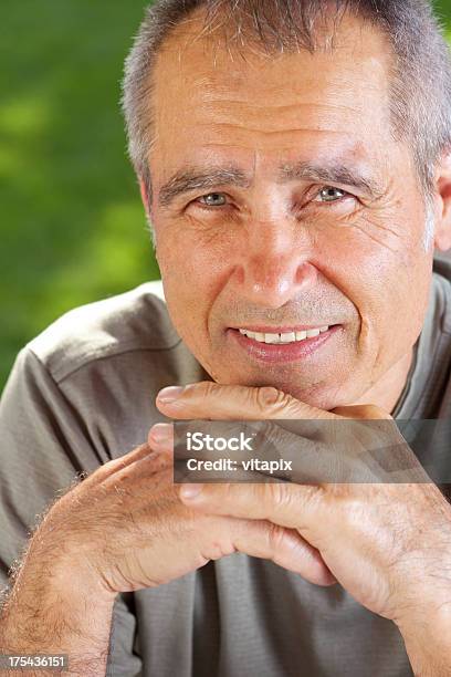 클로즈업 인물 사진 중년 남자 60-69세에 대한 스톡 사진 및 기타 이미지 - 60-69세, 긍정적인 감정 표현, 남성