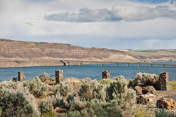 istock The Columbia River and Vantage Bridge 175436912