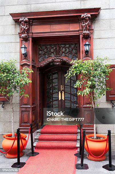 Tappeto Rosso Ingresso - Fotografie stock e altre immagini di Ambientazione esterna - Ambientazione esterna, Barriera, Capitali internazionali