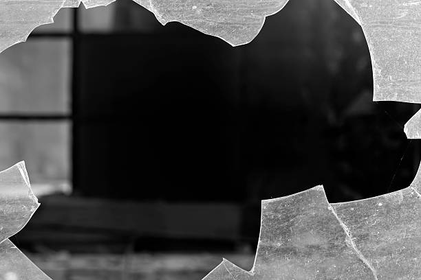 broken fenster - smashed window stock-fotos und bilder