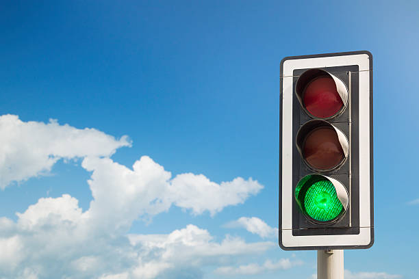 semaforo verde - stoplight foto e immagini stock