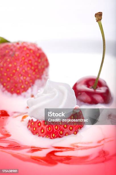 Frutas Frescas Foto de stock y más banco de imágenes de Alimento - Alimento, Anuncio, Bebida