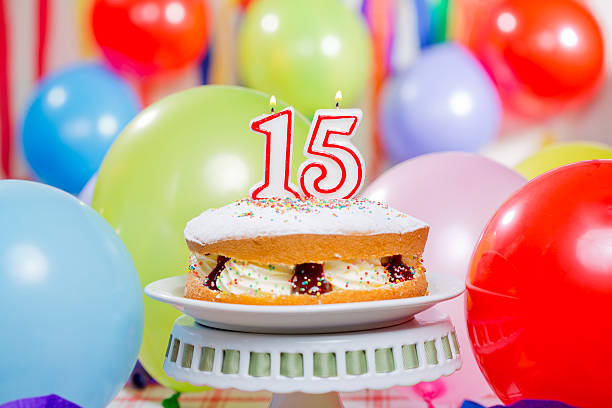 istock Number 15 Birthday Cake 175439830