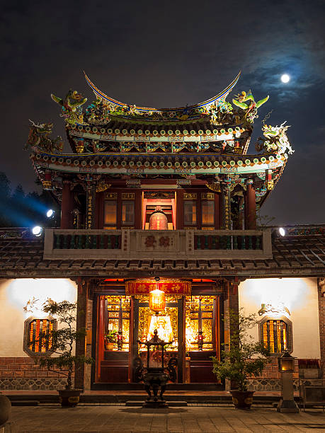 dalongdong baoan templo, taipei, taiwan - longshan - fotografias e filmes do acervo